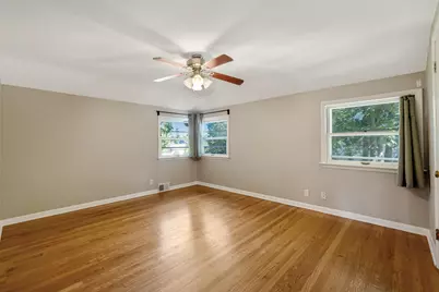 7414 N Crossway Rd, Fox Point, WI 53217 - Photo 18