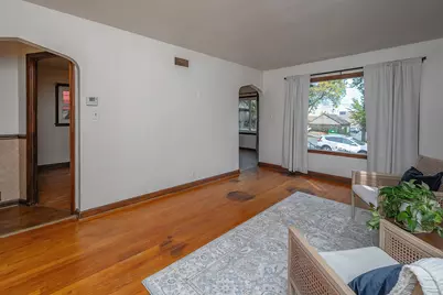 7519 W Clarke St, Wauwatosa, WI 53213 - Photo 6
