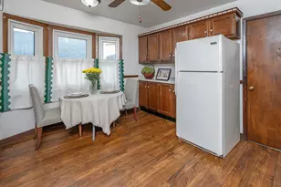 7519 W Clarke St, Wauwatosa, WI 53213 - Photo 8