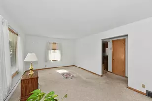 3642 Charles St, Racine, WI 53402 - Photo 4