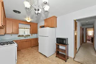 3642 Charles St, Racine, WI 53402 - Photo 8