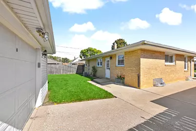 3642  Charles St, Racine, WI 53402 - Photo 26
