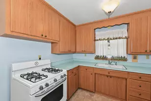 3642 Charles St, Racine, WI 53402 - Photo 10