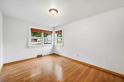 4432 W Howard Ave, Milwaukee, WI 53220 - Photo 18