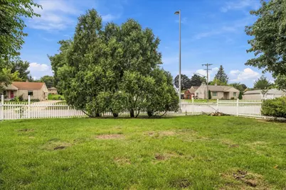 4432 W Howard Ave, Milwaukee, WI 53220 - Photo 30