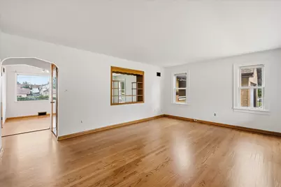 4432 W Howard Ave, Milwaukee, WI 53220 - Photo 10
