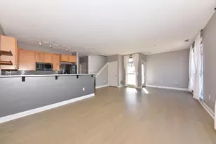 1920 N Farwell Ave, Milwaukee, WI 53202 - Photo 4