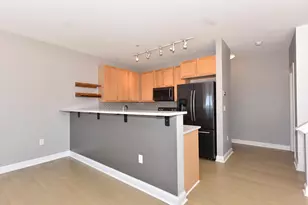 1920 N Farwell Ave, Milwaukee, WI 53202 - Photo 10
