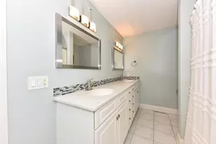 1920 N Farwell Ave, Milwaukee, WI 53202 - Photo 26