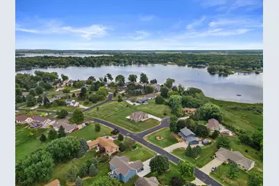 7125  Deerpath Ln, Racine, WI 53185 - Photo 2