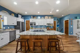 7125 Deerpath Ln, Racine, WI 53185 - Photo 12