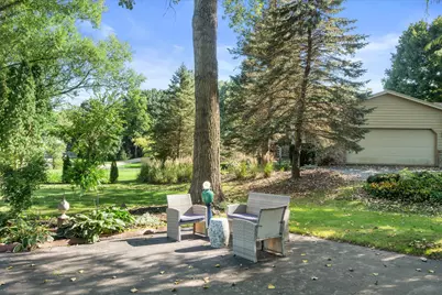 7125  Deerpath Ln, Racine, WI 53185 - Photo 6