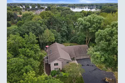 7125  Deerpath Ln, Racine, WI 53185 - Photo 4