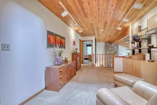 10929 W Hope Ave, Wauwatosa, WI 53222 - Photo 12