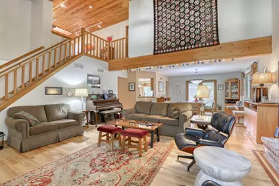 10929 W Hope Ave, Wauwatosa, WI 53222 - Photo 8