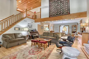 10929 W Hope Ave, Wauwatosa, WI 53222 - Photo 8