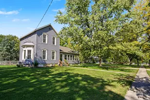 528 S Franklin St, Whitewater, WI 53190 - Photo 2