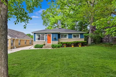 343 N 115th St, Wauwatosa, WI 53226 - Photo 2