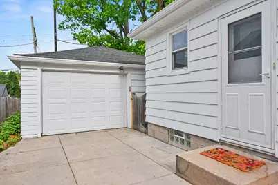 343 N 115th St, Wauwatosa, WI 53226 - Photo 34