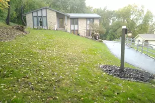 2116 Harris Highland Dr, Waukesha, WI 53188 - Photo 2