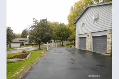 2116  Harris Highland Dr, Waukesha, WI 53188 - Photo 24