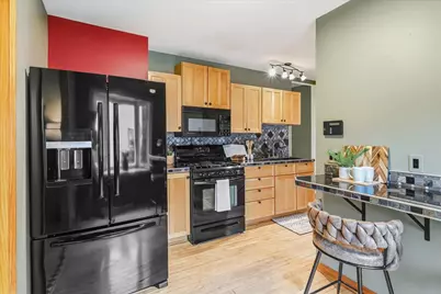 12418 W Meadow Ln, New Berlin, WI 53151 - Photo 8