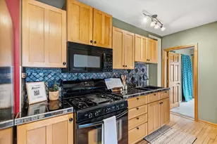 12418 W Meadow Ln, New Berlin, WI 53151 - Photo 10