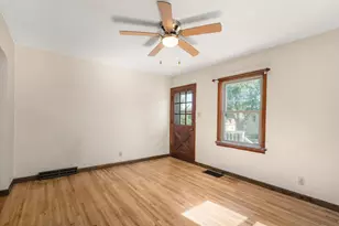 517 Cedar St, Hartford, WI 53027 - Photo 8