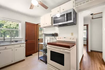 517  Cedar St, Hartford, WI 53027 - Photo 2