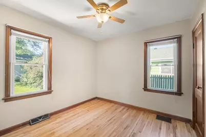 517  Cedar St, Hartford, WI 53027 - Photo 12