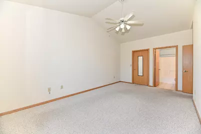 2211 N University Dr #Unit 4, Waukesha, WI 53188 - Photo 22