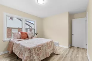 2736 S 52nd Pl, Milwaukee, WI 53219 - Photo 16