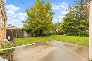 2736 S 52nd Pl, Milwaukee, WI 53219 - Photo 22