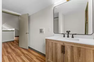 7921 W Whitaker Ave, Greenfield, WI 53220 - Photo 14