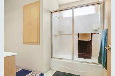 1021 E Pearson St, Milwaukee, WI 53202 - Photo 14