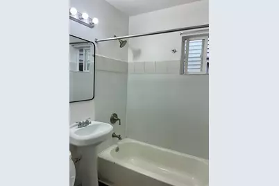 2541 N 38th St #Lower, Milwaukee, WI 53210 - Photo 6