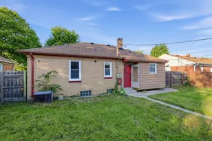 5425 W Lincoln Creek Dr, Milwaukee, WI 53218 - Photo 18