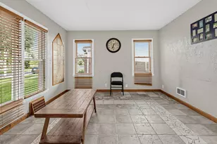 5425 W Lincoln Creek Dr, Milwaukee, WI 53218 - Photo 4