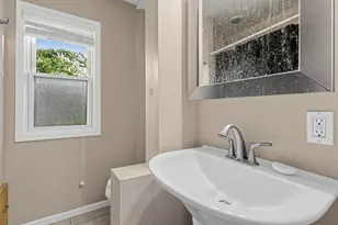 5425 W Lincoln Creek Dr, Milwaukee, WI 53218 - Photo 14