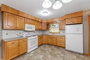 823 East St, Caledonia, MN 55921 - Photo 4