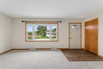 823  East St, Caledonia, MN 55921 - Photo 2