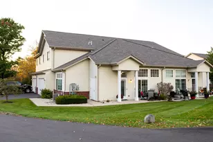 2416 Fox River Pkwy, Waukesha, WI 53189 - Photo 12