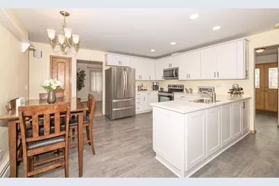 3303 S 123rd St, West Allis, WI 53227 - Photo 8