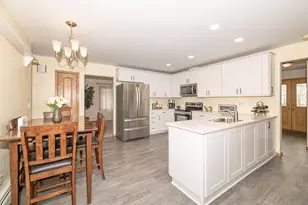 3303 S 123rd St, West Allis, WI 53227 - Photo 8
