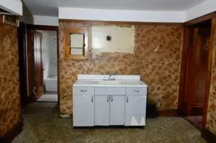 2418 W Hope Ave, Milwaukee, WI 53209 - Photo 10