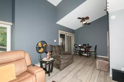 2130 W Good Hope Rd #12, Glendale, WI 53209 - Photo 8