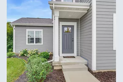 N56W24051  Daisy Ct, Sussex, WI 53089 - Photo 2