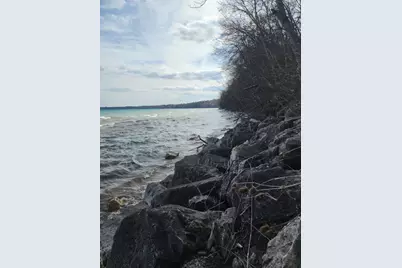 6942 N Barnett Ln, Fox Point, WI 53217 - Photo 16