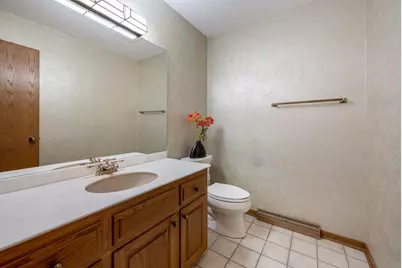 10104 N Gettysburg Ct, Mequon, WI 53092 - Photo 8