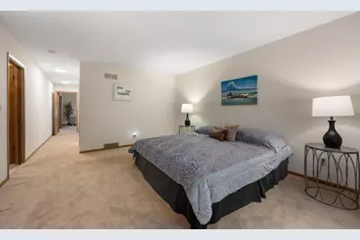 10104 N Gettysburg Ct, Mequon, WI 53092 - Photo 10